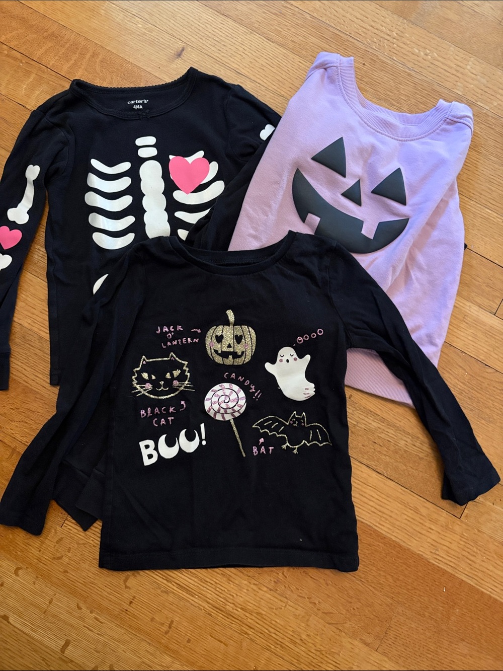 Girls 4T Halloween bundle: PJs, sweatshirt, shirt
